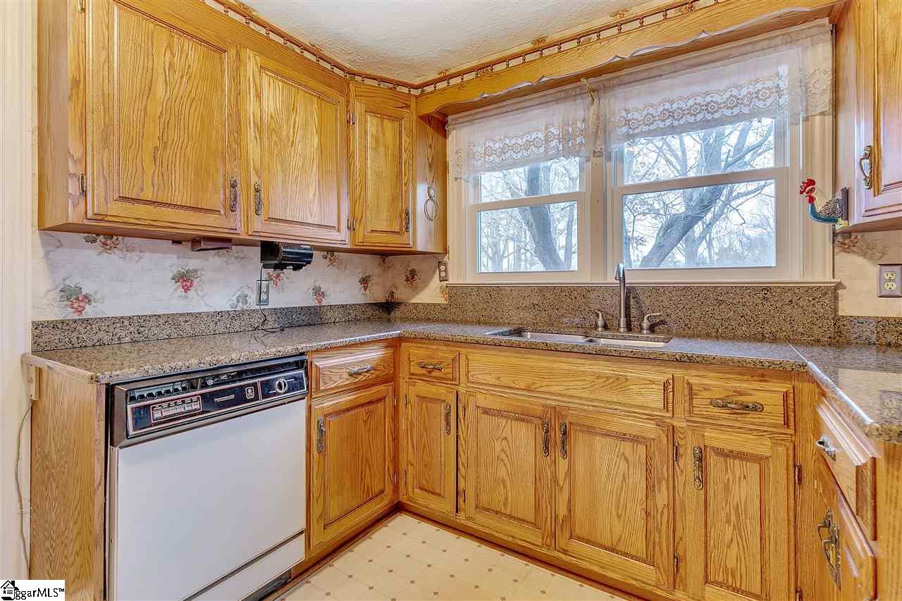 301 Parkins Mill Road Greenville, SC 29607 - Photo 9 of 26
