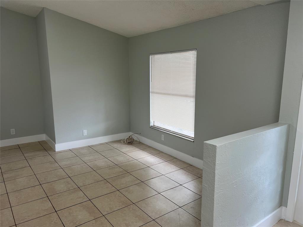 500 Northeast 34th Street Pompano Beach, FL 33064 - Photo 8 of 29 a view of an empty room and window