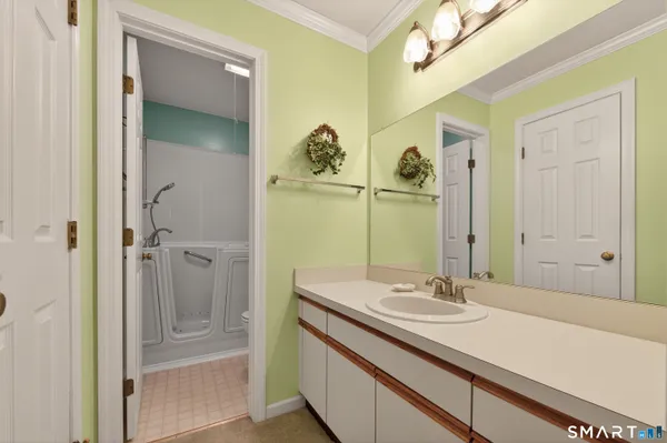$297,000 | 23 Chatsworth Road, Unit 23, Granby, CT 06035