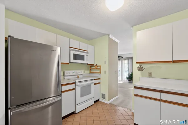 $297,000 | 23 Chatsworth Road, Unit 23, Granby, CT 06035