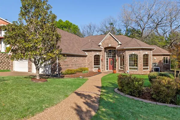 $580,000 | 314 Harbor Landing Drive, Rockwall, TX 75032