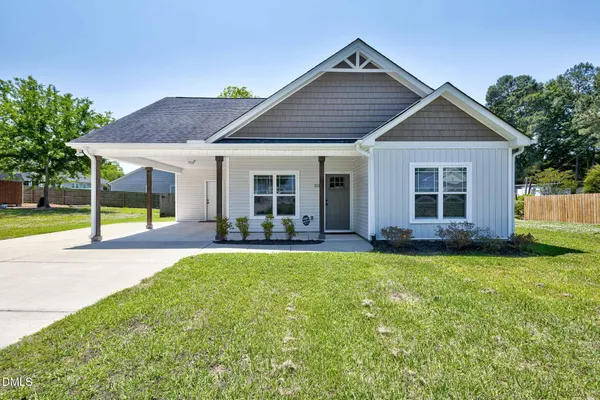$290,000 | 211 West Lewis Street, Four Oaks, NC 27524