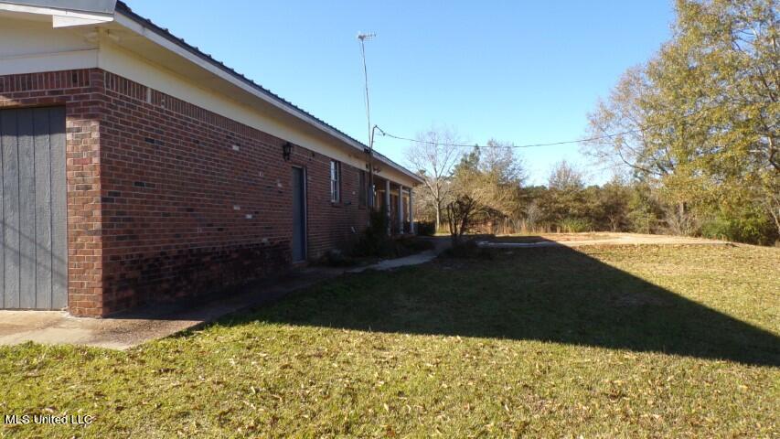 25280 Highway 35 Raleigh, MS 39153 - Photo 13 of 15 Back of house