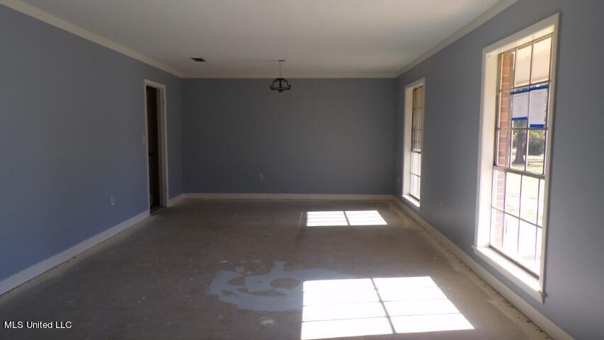 25280 Highway 35 Raleigh, MS 39153 - Photo 2 of 15 Living Room