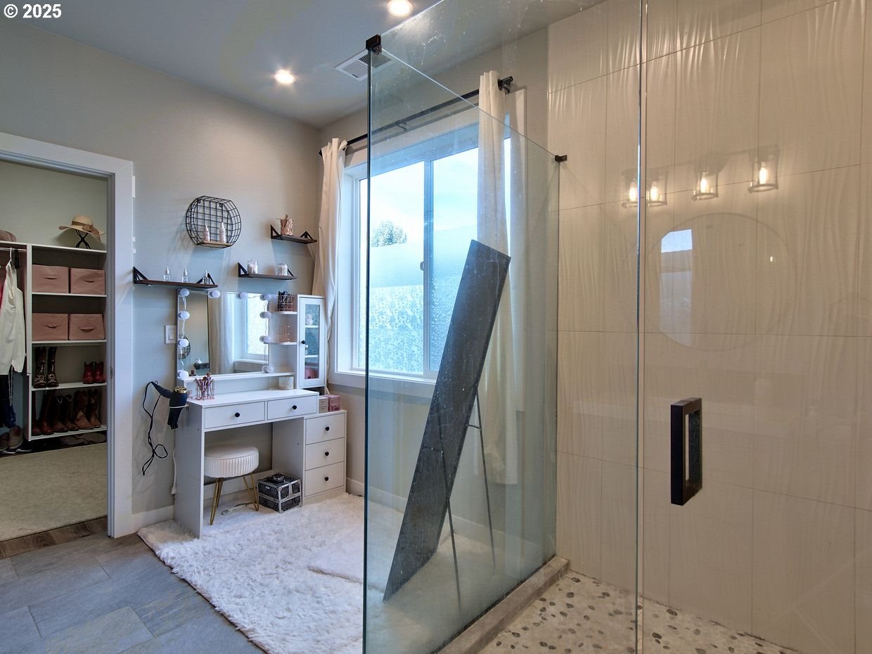 1701 South Alpine Street Cornelius, OR 97113 - Photo 25 of 48 Bathroom, Attached