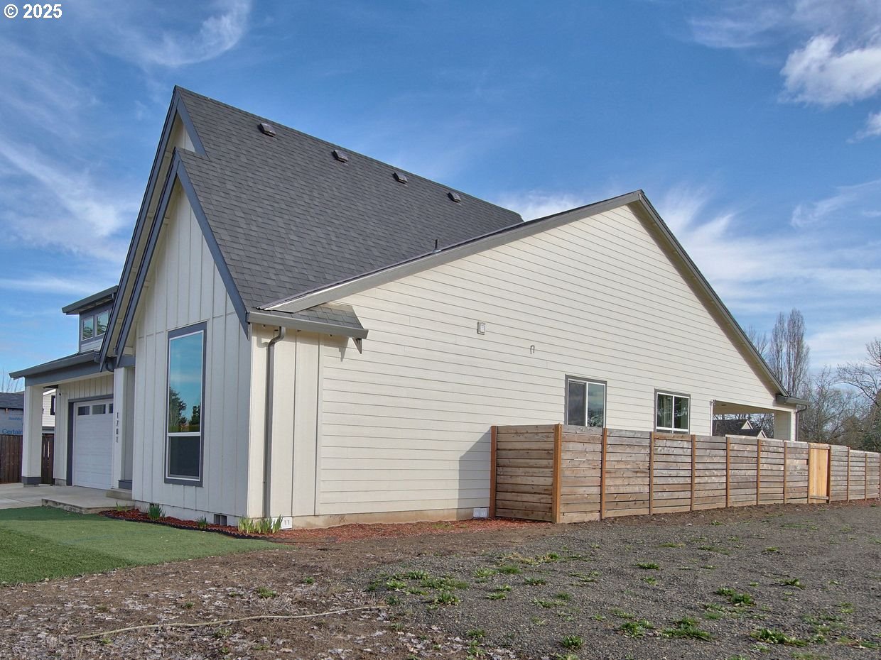 1701 South Alpine Street Cornelius, OR 97113 - Photo 3 of 48 Yard