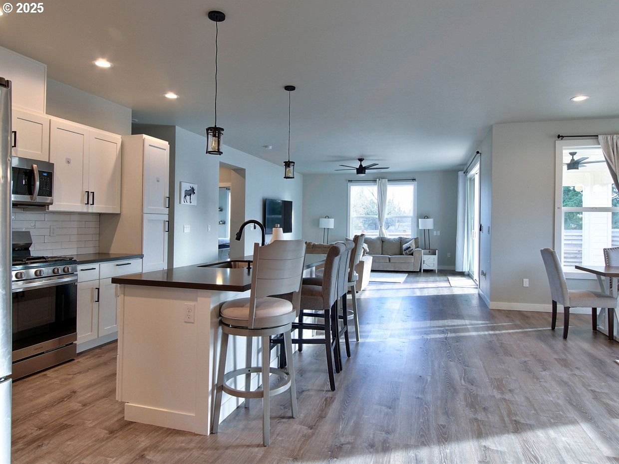 1701 South Alpine Street Cornelius, OR 97113 - Photo 8 of 48 Kitchen