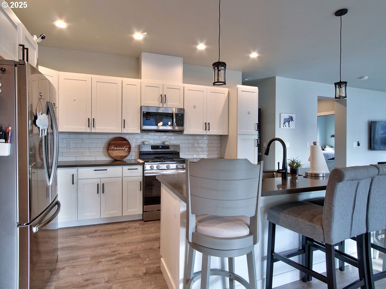 1701 South Alpine Street Cornelius, OR 97113 - Photo 9 of 48 Kitchen