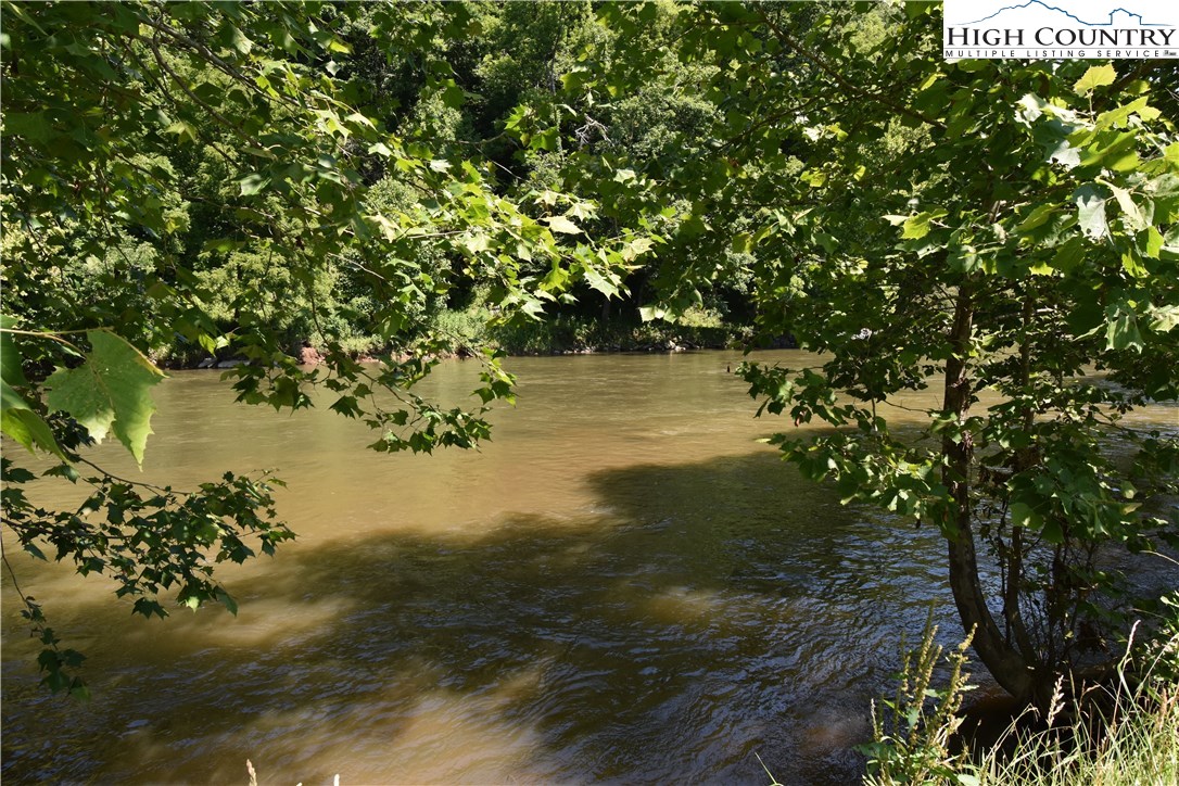 7 Albert Phipps Road Crumpler, NC 28617 - Photo 3 of 15 Gallery Image 3