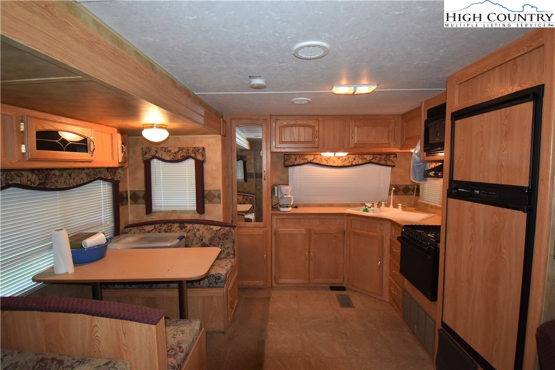 7 Albert Phipps Road Crumpler, NC 28617 - Photo 6 of 15 Gallery Image 6