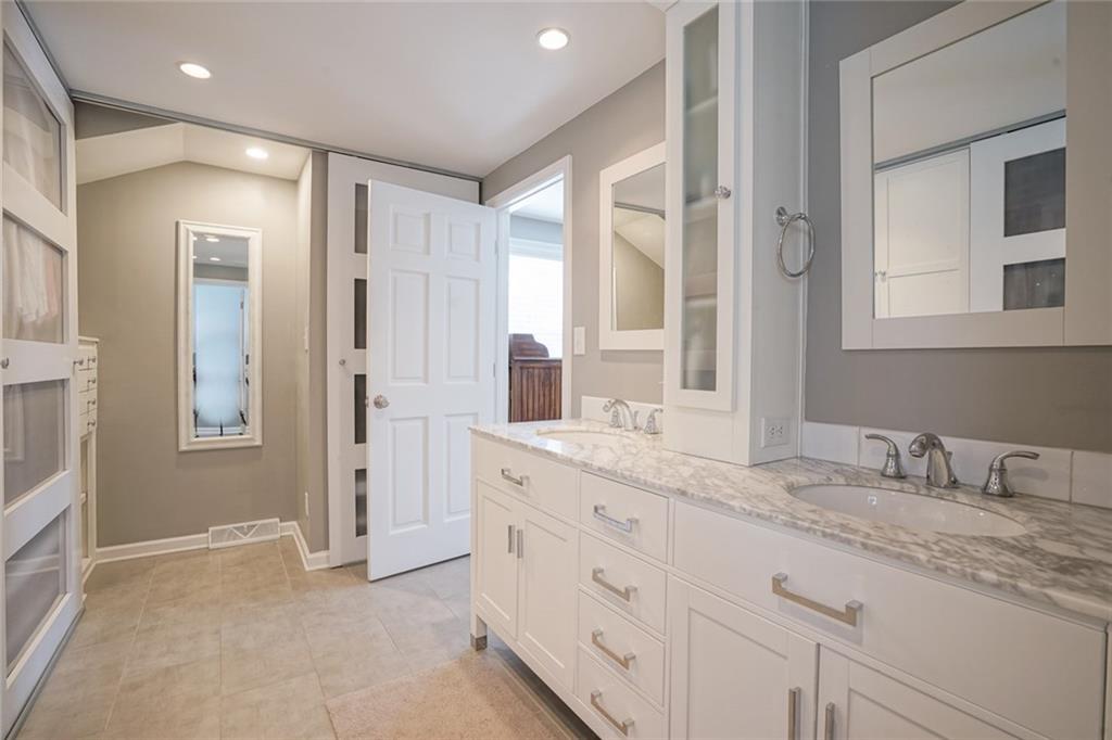 7161 Moorgate Road Indianapolis, IN 46250 - Photo 38 of 48 Gallery Image 38