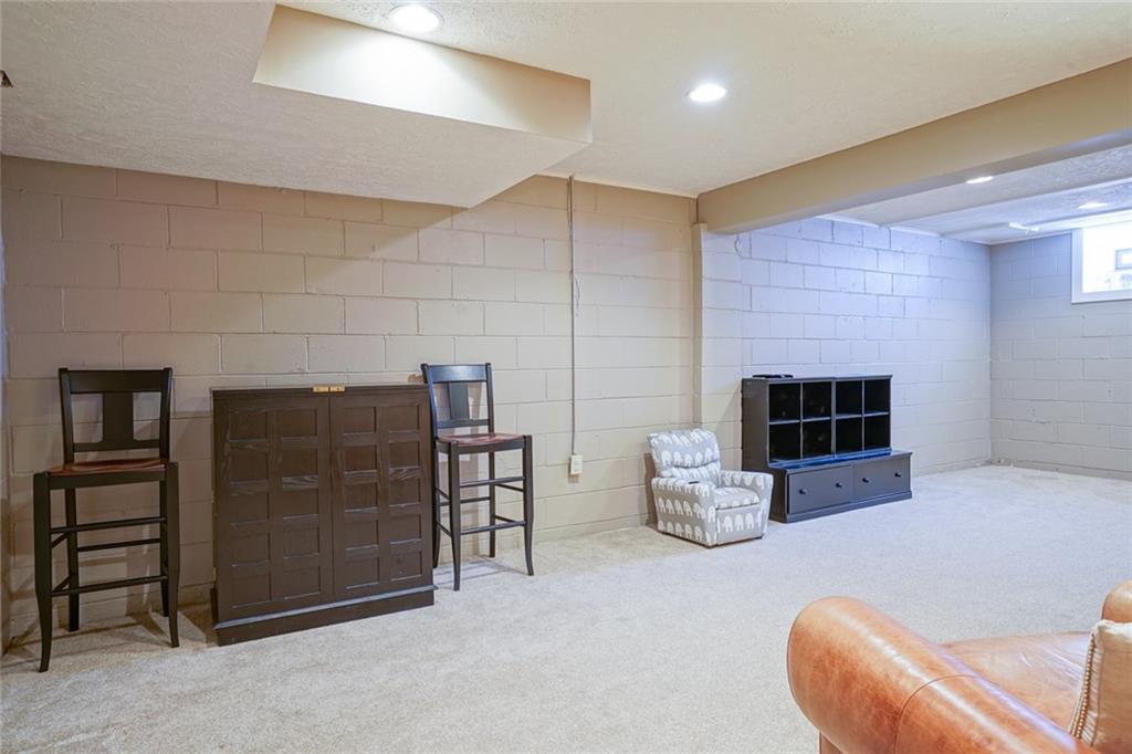 7161 Moorgate Road Indianapolis, IN 46250 - Photo 39 of 48 Gallery Image 39