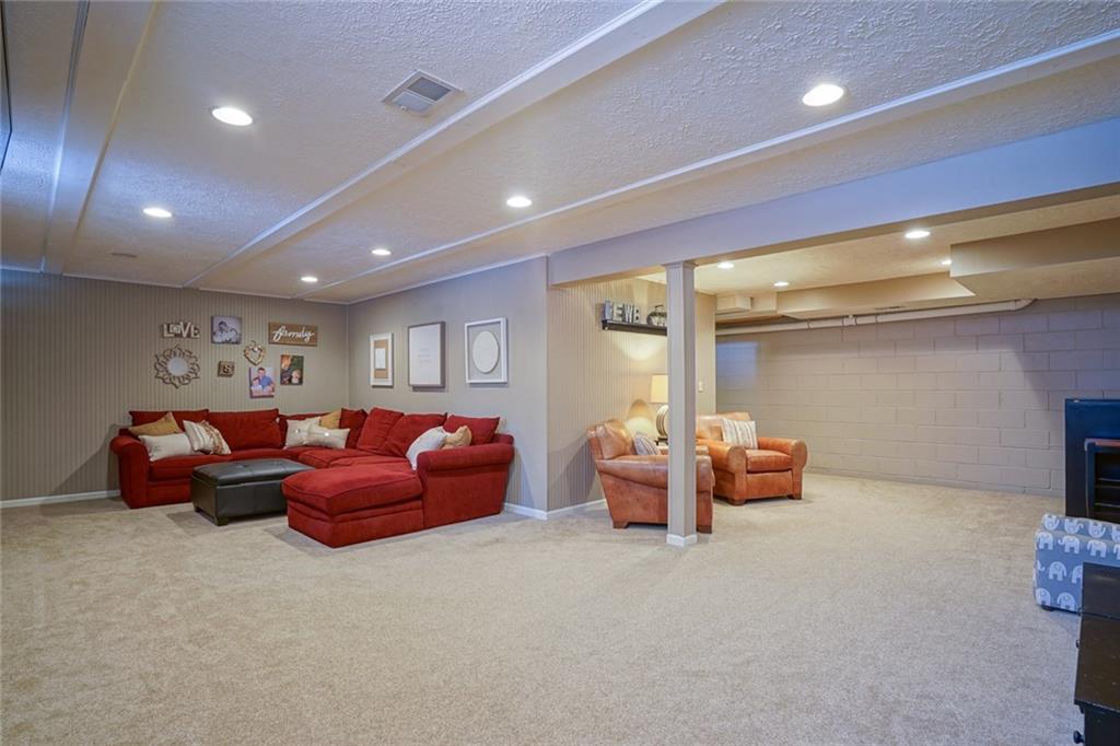 7161 Moorgate Road Indianapolis, IN 46250 - Photo 41 of 48 Gallery Image 41