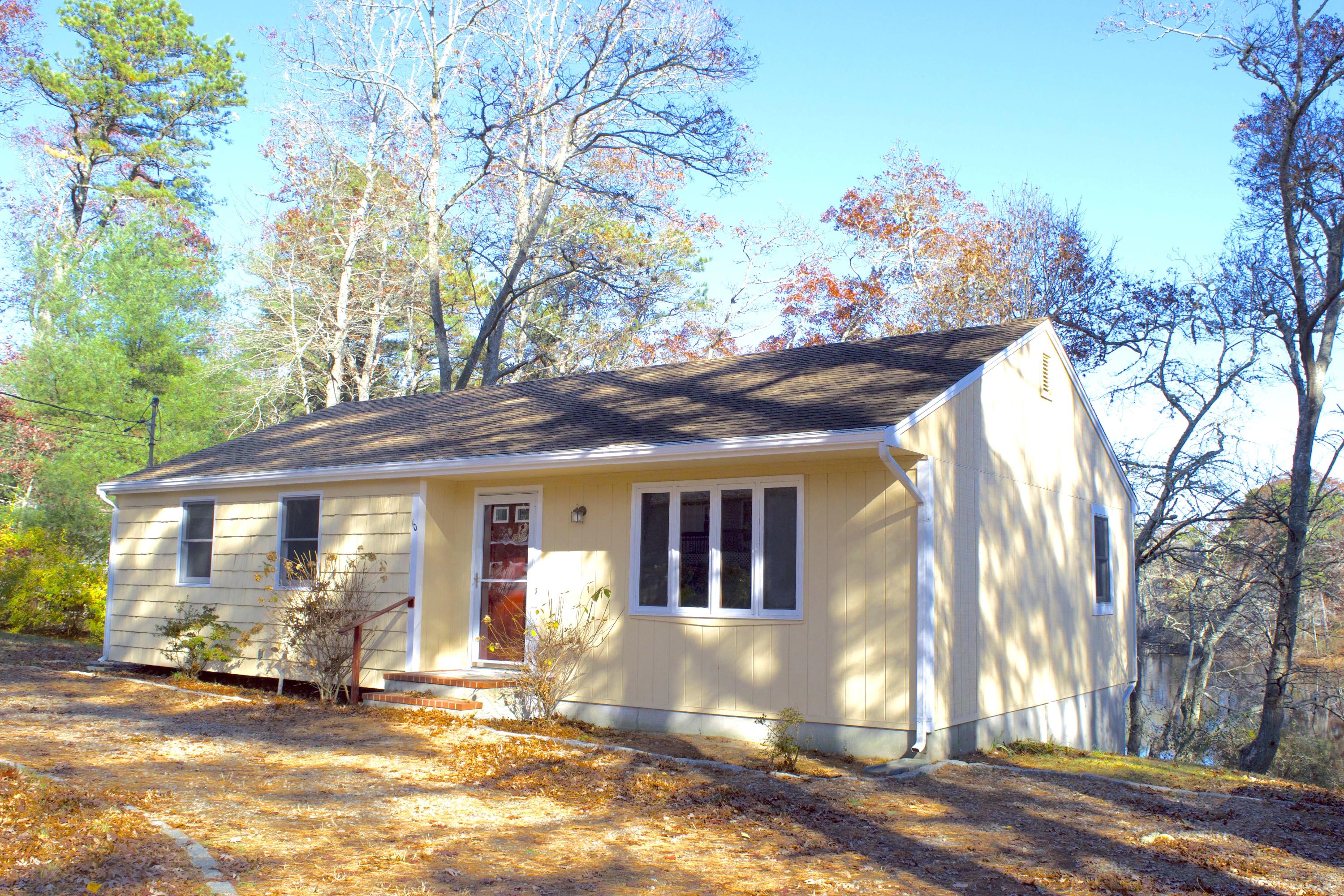 10 Dollins Road Pocasset, MA 02559 - Photo 1 of 14 DSC_0680