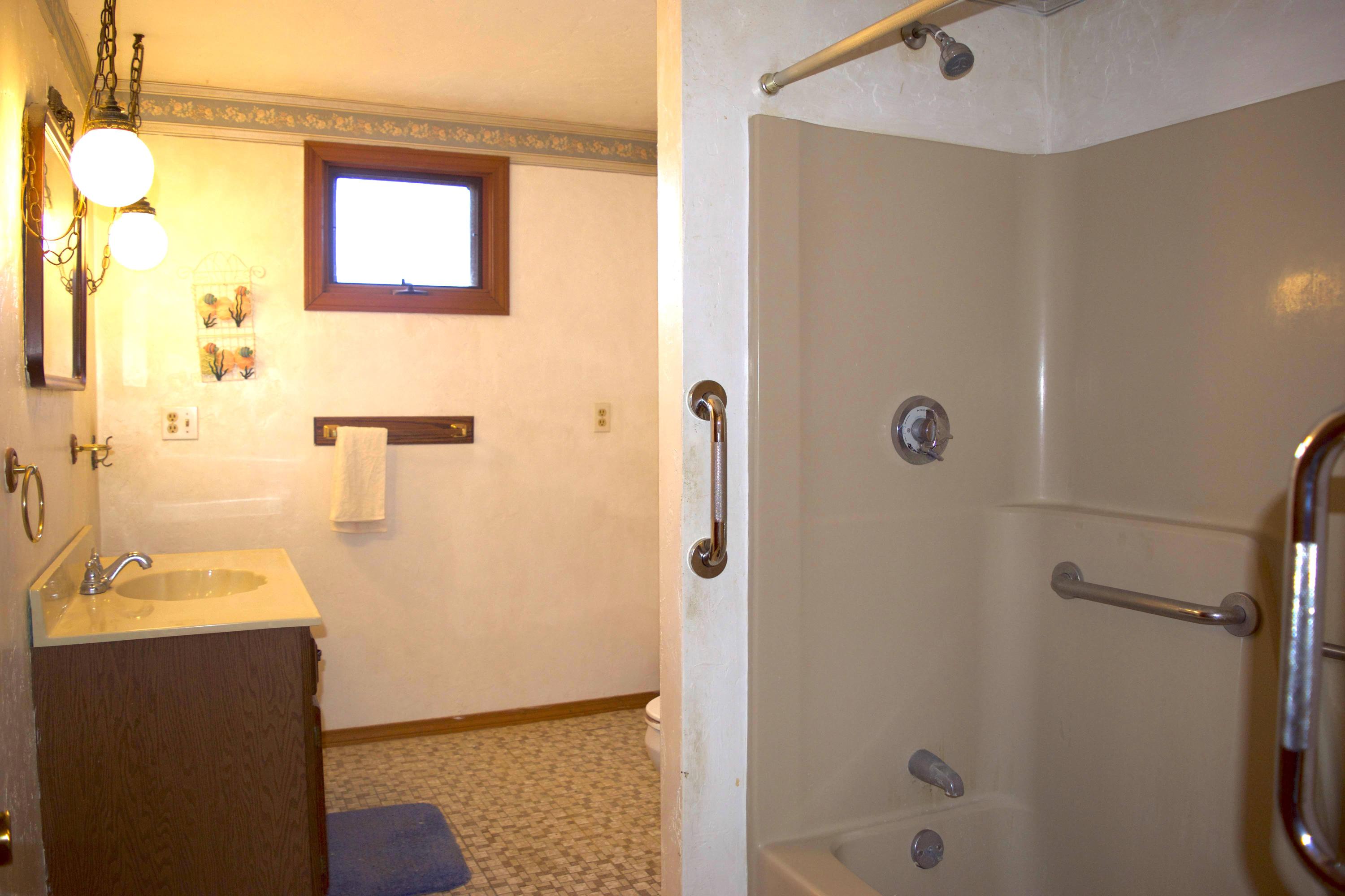 10 Dollins Road Pocasset, MA 02559 - Photo 11 of 14 Bath