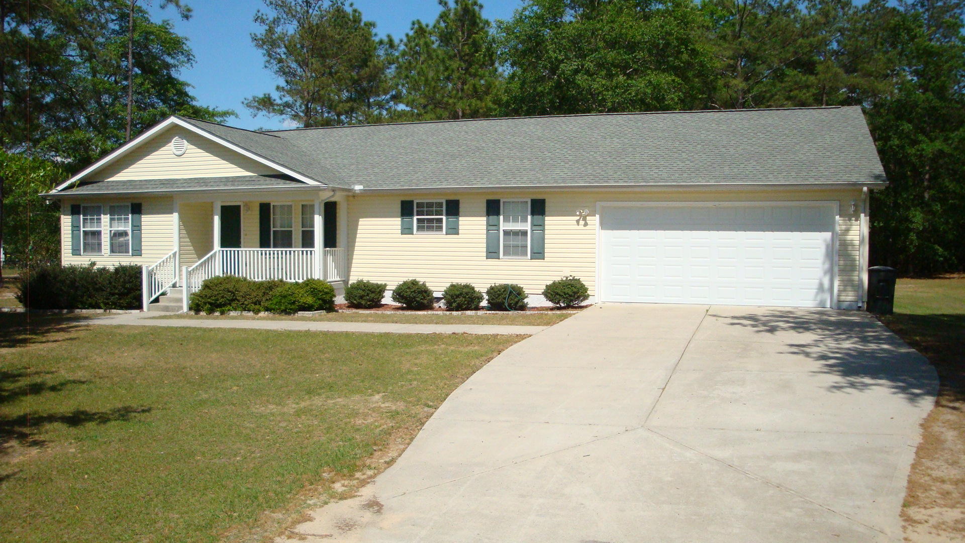 137 Signal Street Hamlet, NC 28345 - Photo 1 of 19 front view