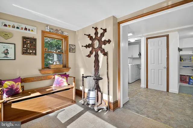 $525,000 | 18 Monroe Drive, Hamilton, NJ 08619