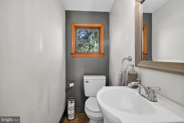 $525,000 | 18 Monroe Drive, Hamilton, NJ 08619