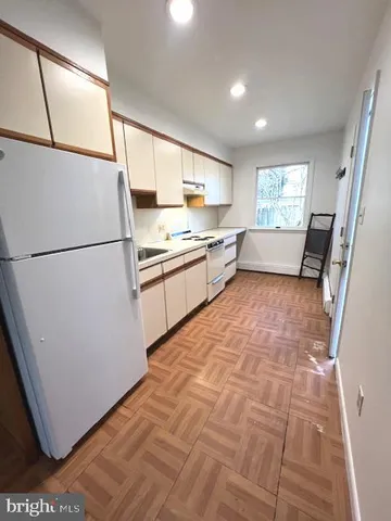 $525,000 | 18 Monroe Drive, Hamilton, NJ 08619