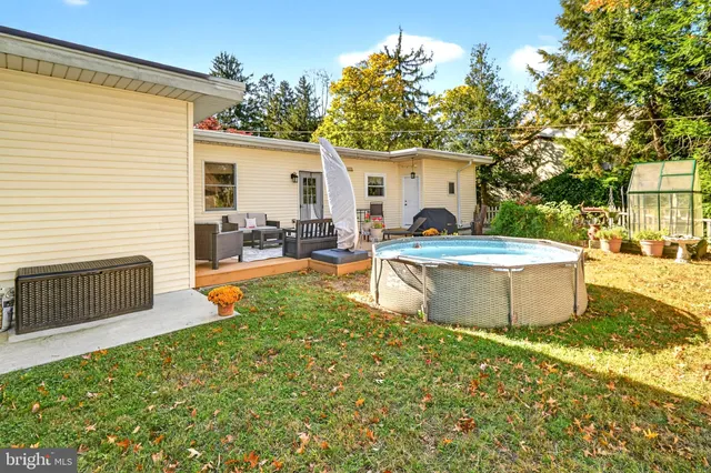 $525,000 | 18 Monroe Drive, Hamilton, NJ 08619