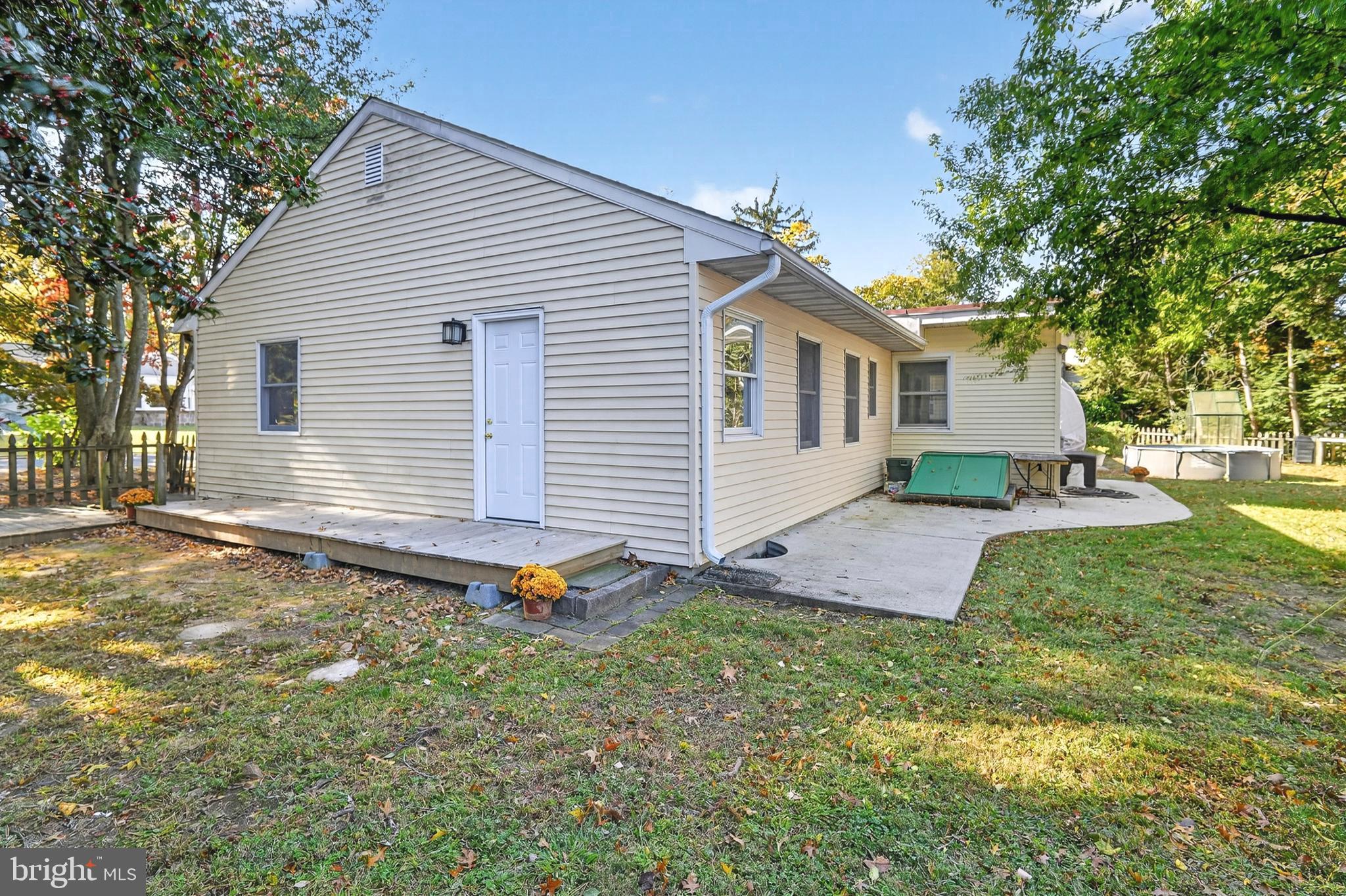 18 Monroe Drive Hamilton, NJ 08619 - Photo 33 of 37