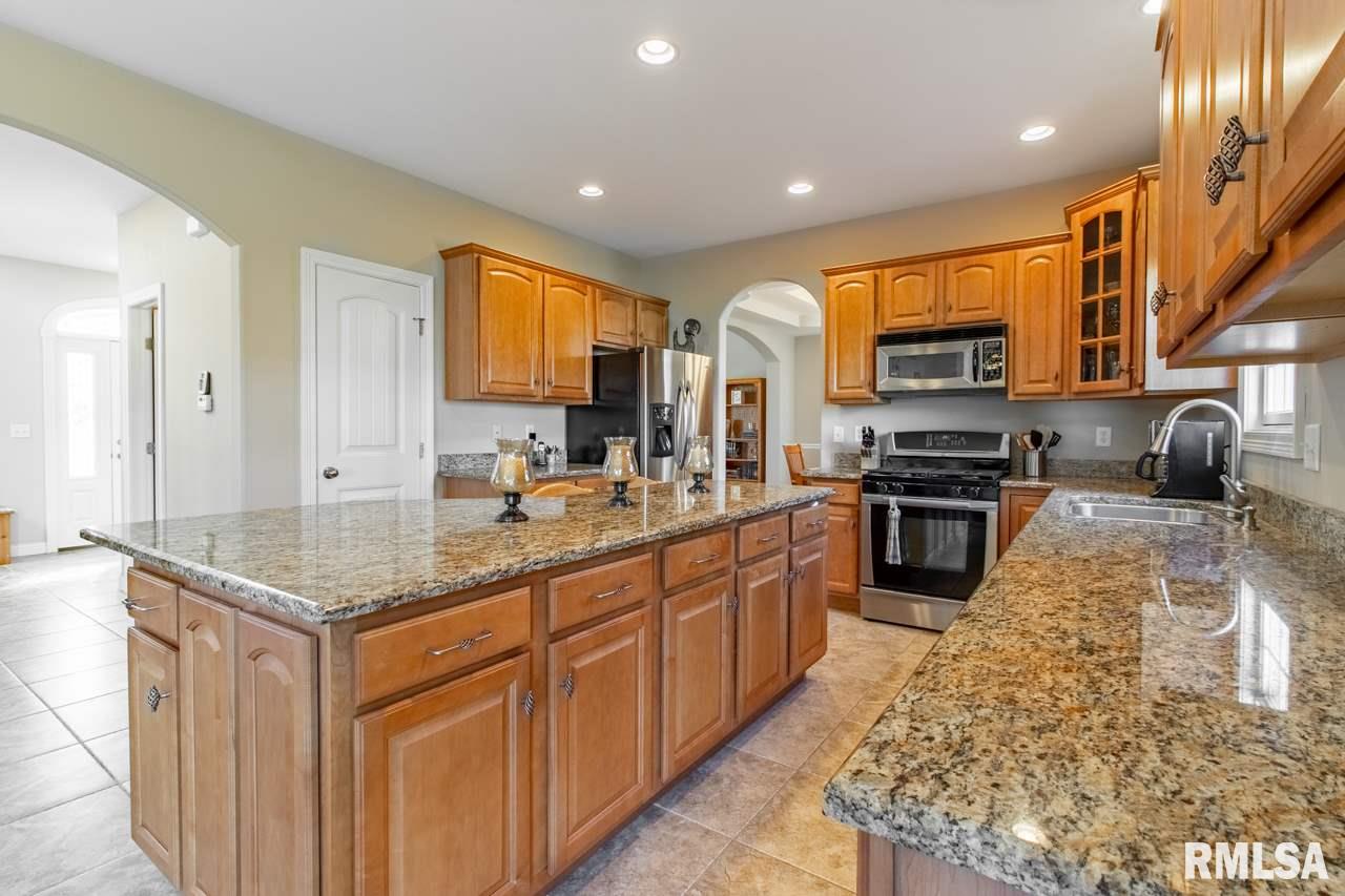 1753 Kingsbury Road Washington, IL 61571 - Photo 11 of 36 Gallery Image 11