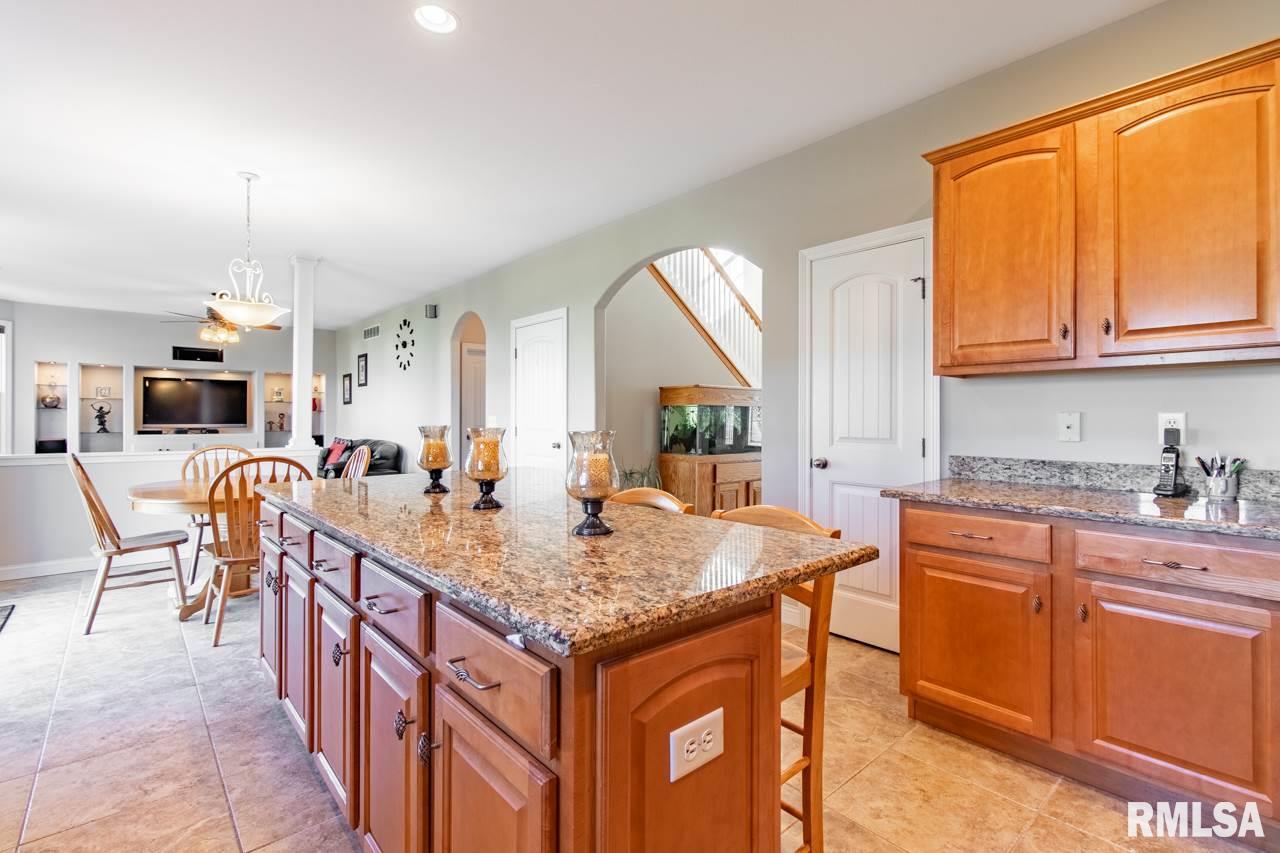 1753 Kingsbury Road Washington, IL 61571 - Photo 12 of 36 Gallery Image 12