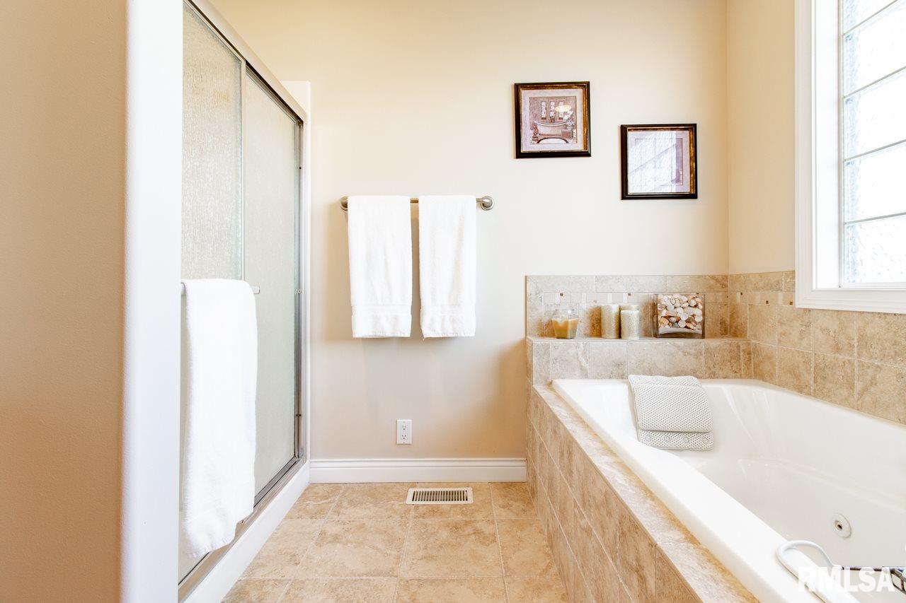 1753 Kingsbury Road Washington, IL 61571 - Photo 23 of 36 Gallery Image 23