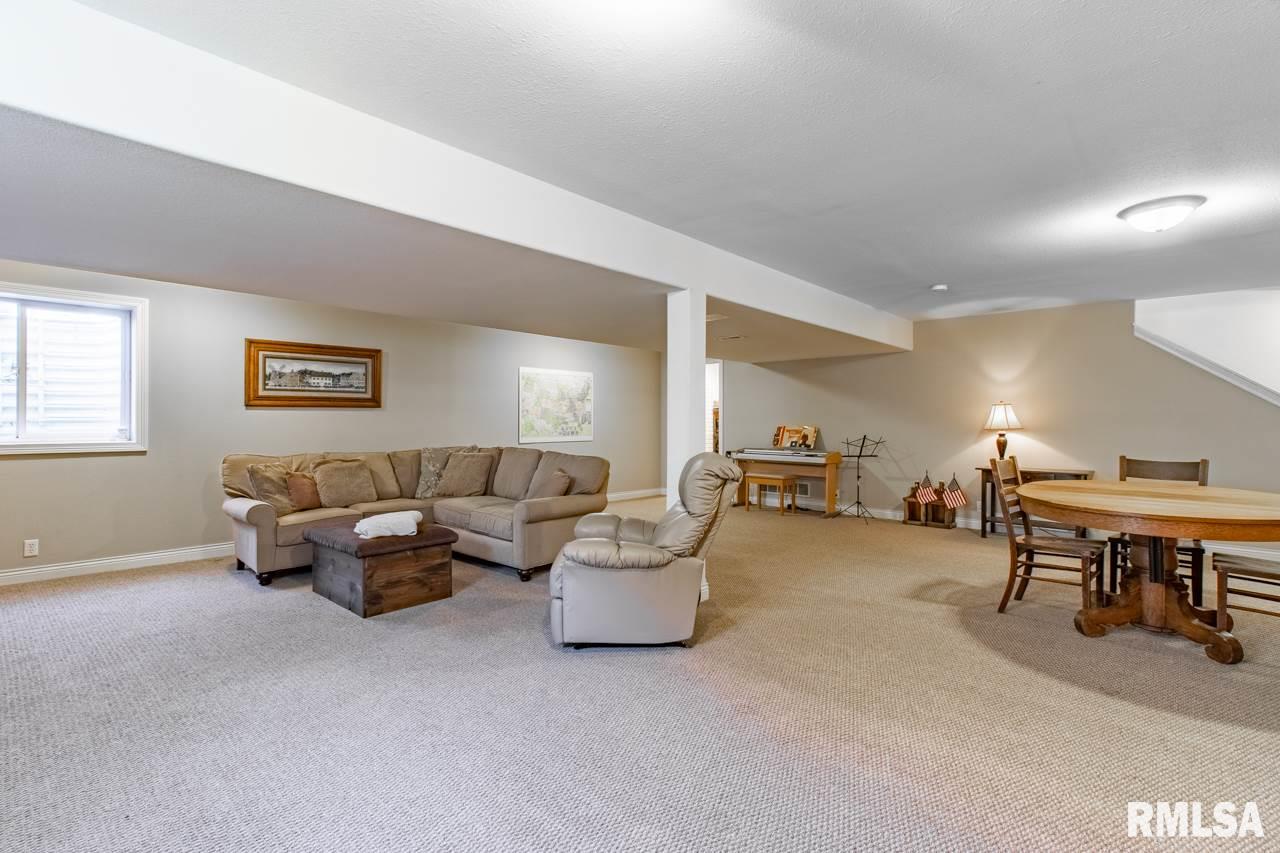 1753 Kingsbury Road Washington, IL 61571 - Photo 29 of 36 Gallery Image 29