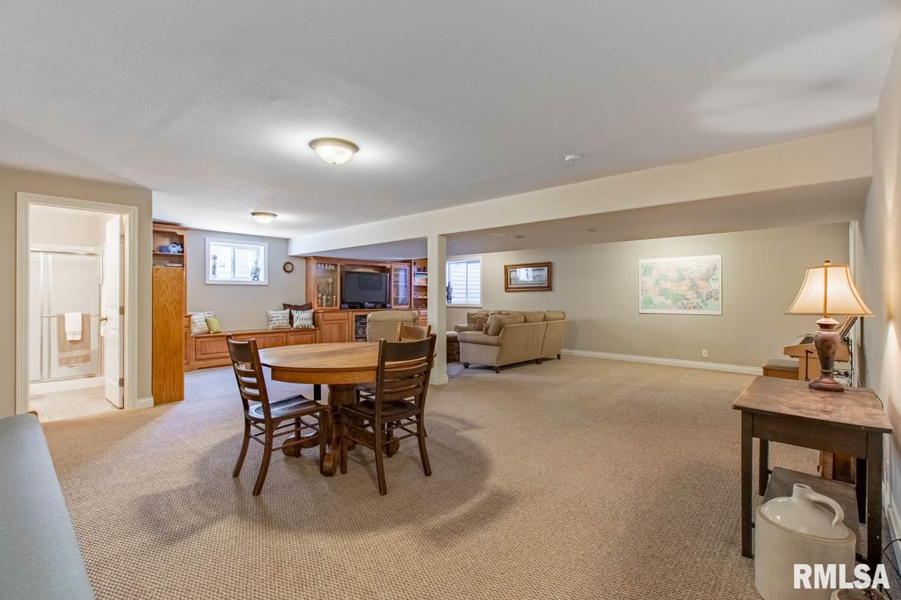 1753 Kingsbury Road Washington, IL 61571 - Photo 31 of 36 Gallery Image 31