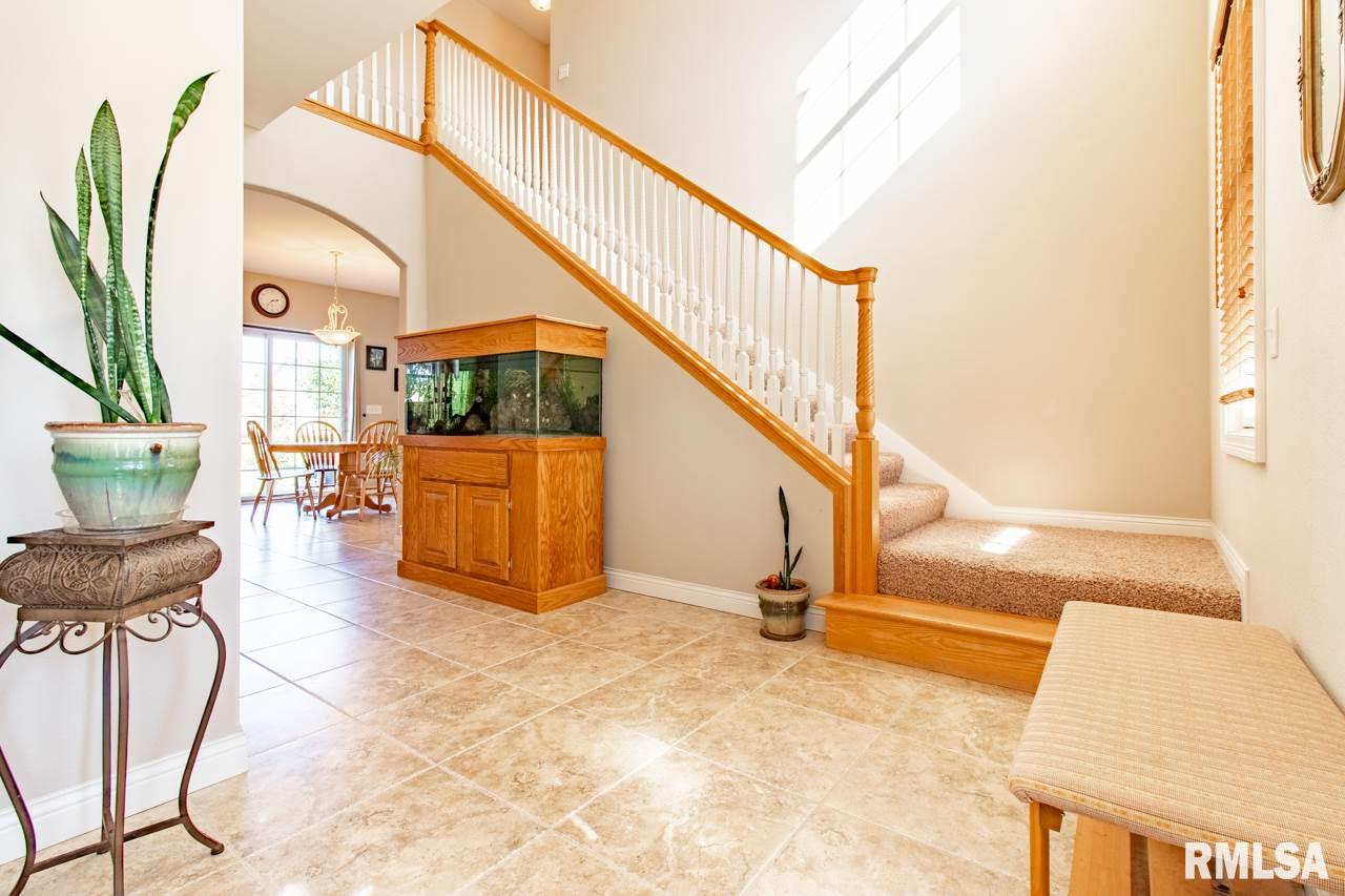 1753 Kingsbury Road Washington, IL 61571 - Photo 4 of 36 Gallery Image 4