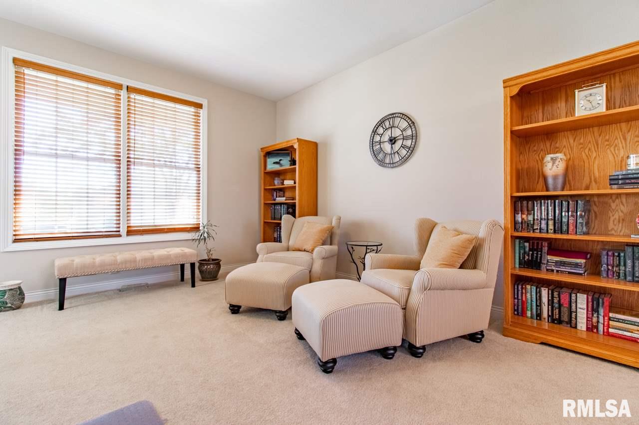 1753 Kingsbury Road Washington, IL 61571 - Photo 6 of 36 Gallery Image 6