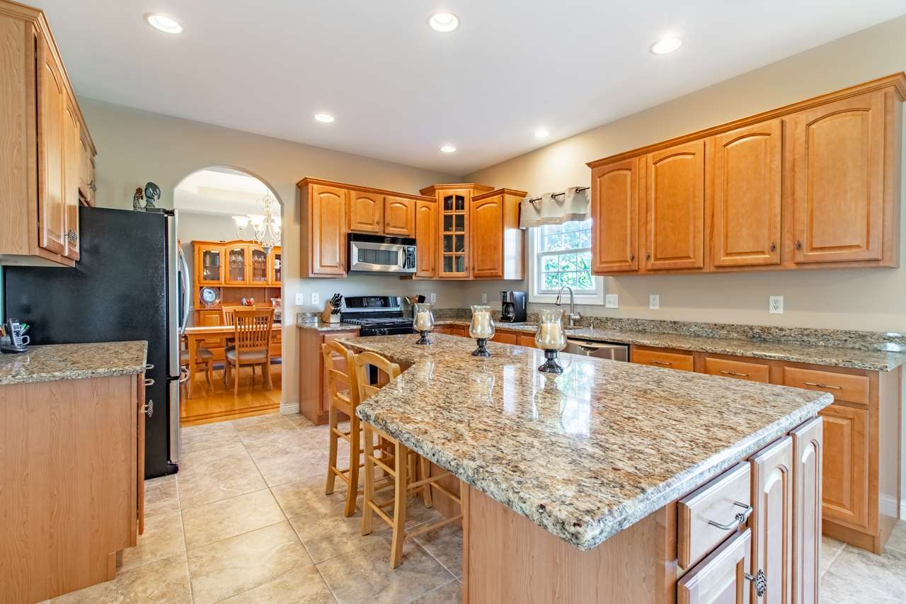 1753 Kingsbury Road Washington, IL 61571 - Photo 10 of 36 Gallery Image 10