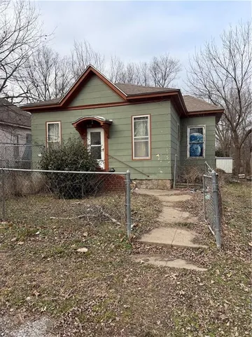 $22,500 | 1411 Washington Avenue, Parsons, KS 67357