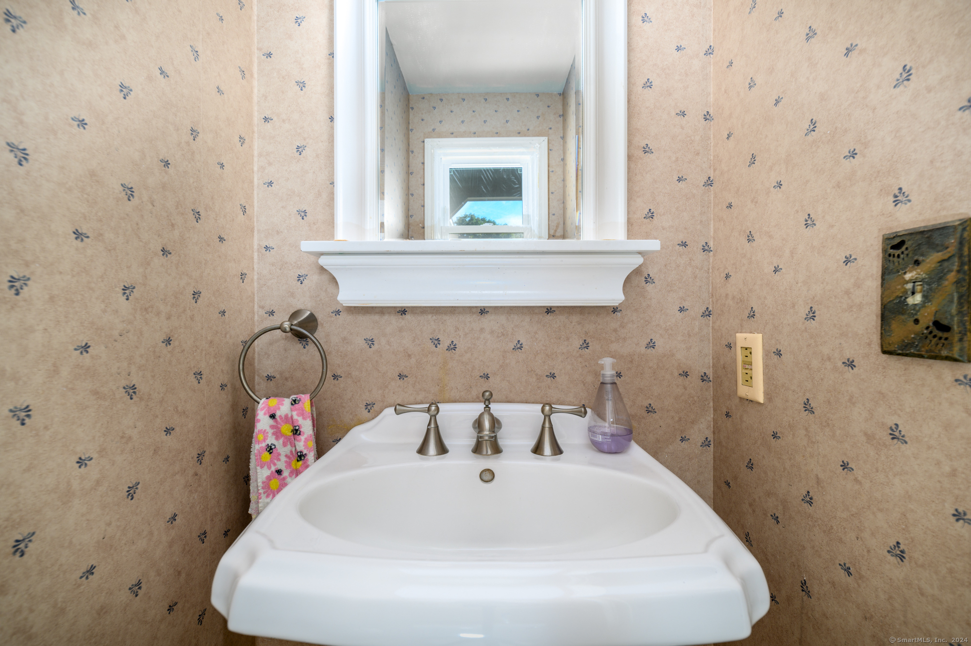 117 Fawn Ridge Lane, Unit 117 Norwalk, CT 06851 - Photo 9 of 23