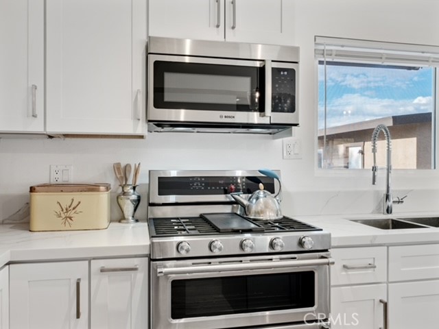30280 Santa Rosa Road Lucerne Valley, CA 92356 - Photo 37 of 66 Kitchen with Bosch appliances