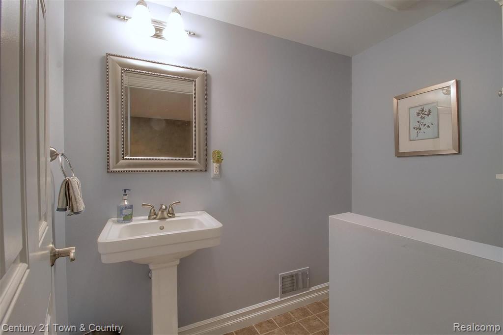 4210 Derry Court Rochester, MI 48306 - Photo 51 of 65