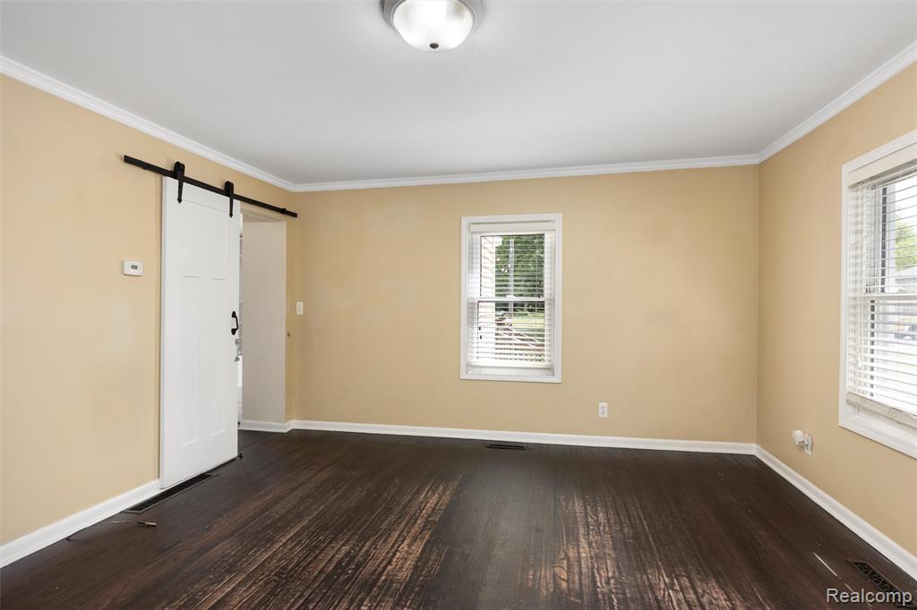 4465 South Center Road Burton, MI 48519 - Photo 11 of 24 Gallery Image 11
