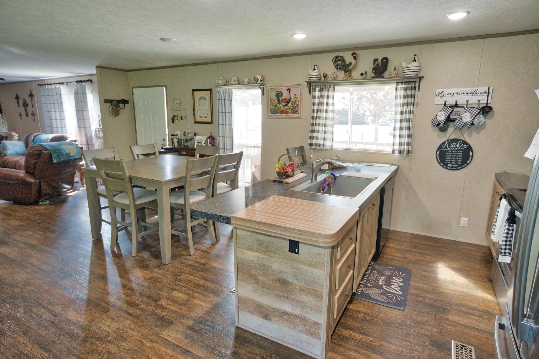 555 County Road 728B Sweeny, TX 77480 - Photo 9 of 43