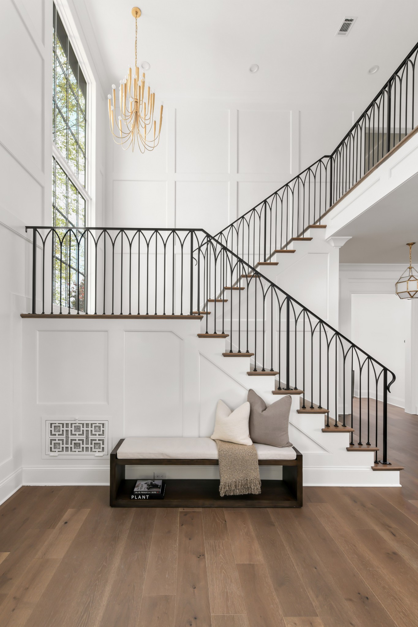 4001 Vailwood Drive Nashville, TN 37215 - Photo 2 of 25 a view of entryway with a window
