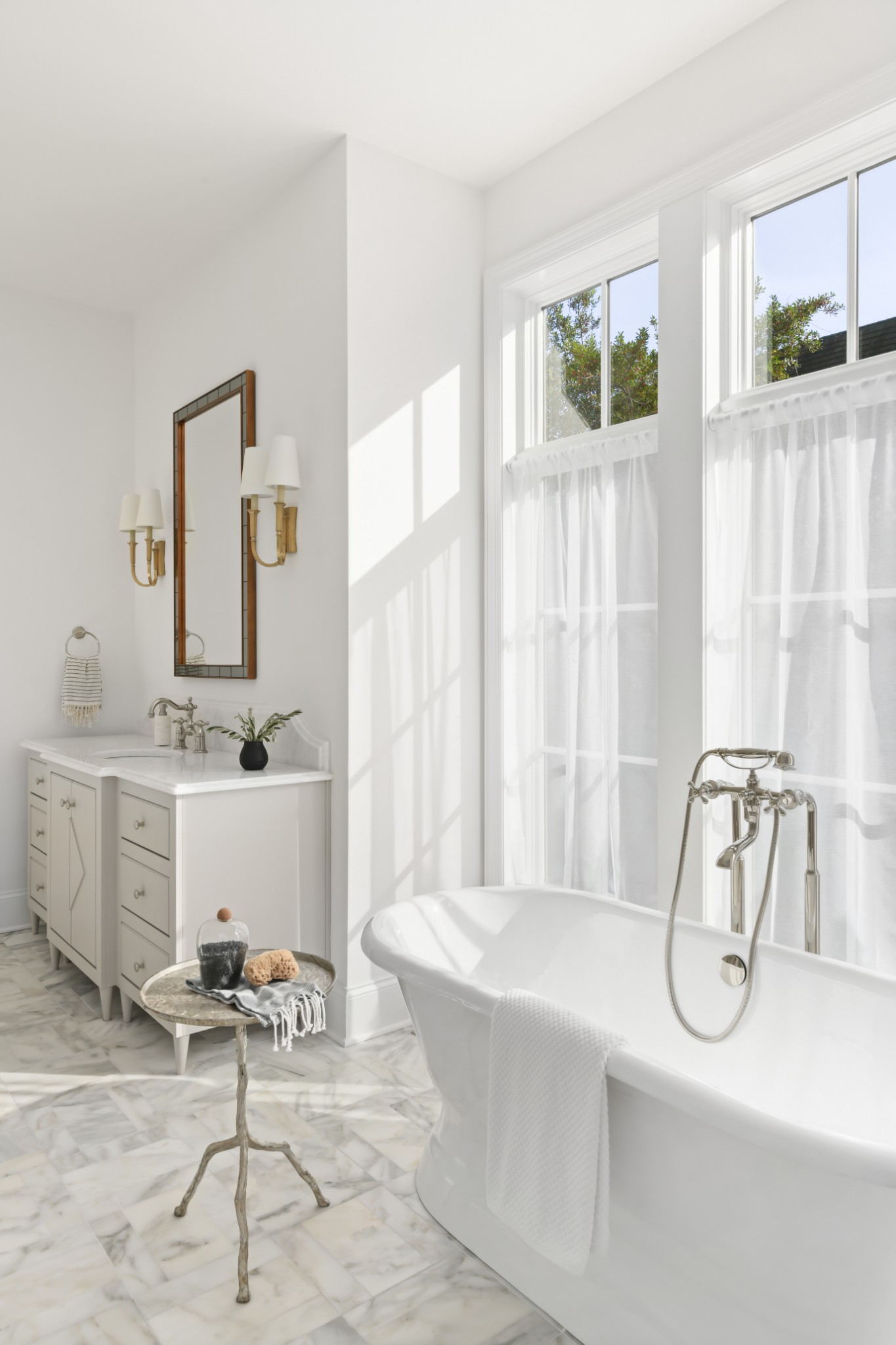 4001 Vailwood Drive Nashville, TN 37215 - Photo 5 of 25 a bathroom with a sink and a mirror