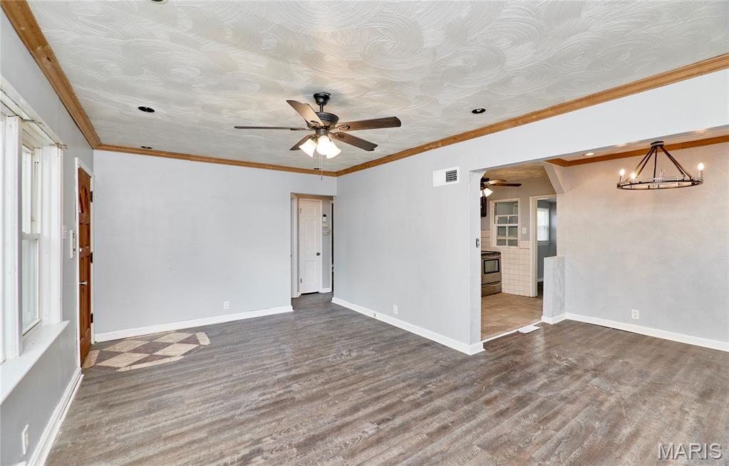 9116 Jordan Street St. Louis, MO 63137 - Photo 5 of 14