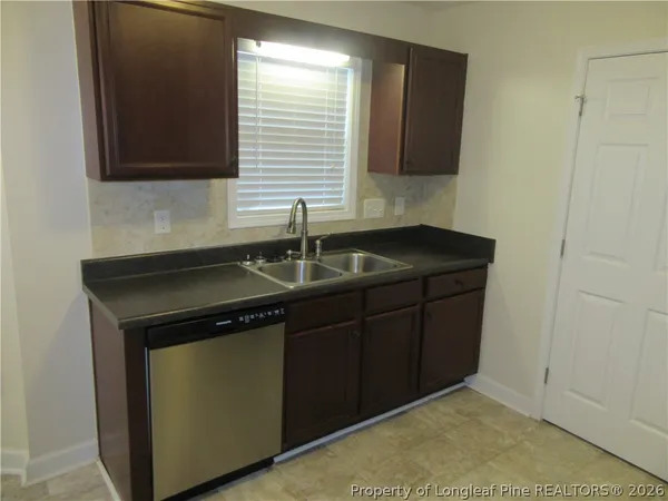 $1,550 | 2212 Cliff Swallow Drive, Fayetteville, NC 28306