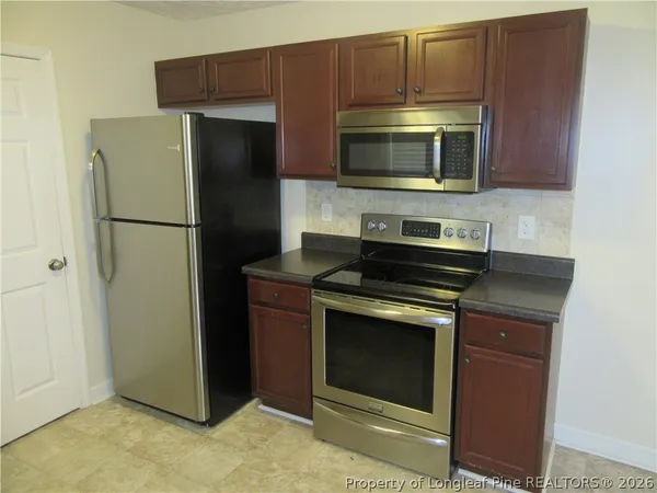 $1,550 | 2212 Cliff Swallow Drive, Fayetteville, NC 28306