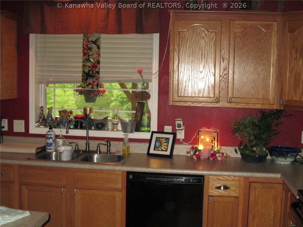 4315 Thorofare Road Clendenin, WV 25045 - Photo 8 of 30 Gallery Image 8