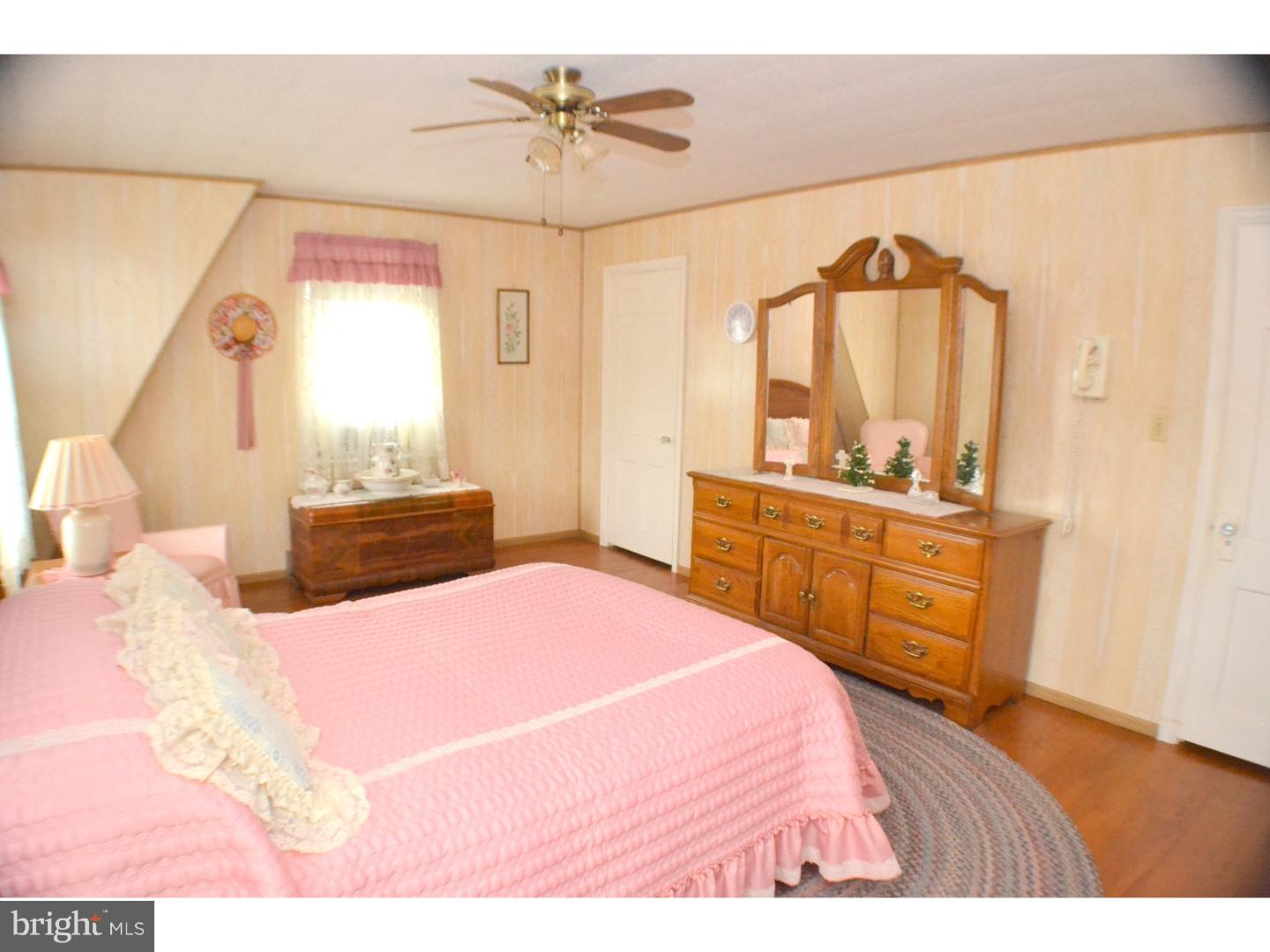 45 Ballek Road Riegelsville, PA 18077 - Photo 15 of 25 Bedroom - Main