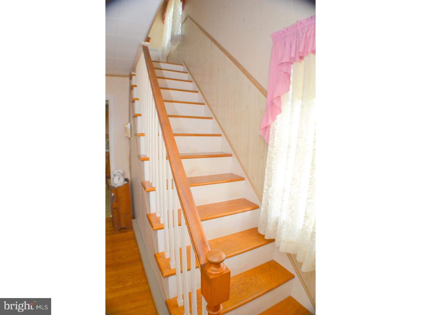 45 Ballek Road Riegelsville, PA 18077 - Photo 4 of 25 Hallway