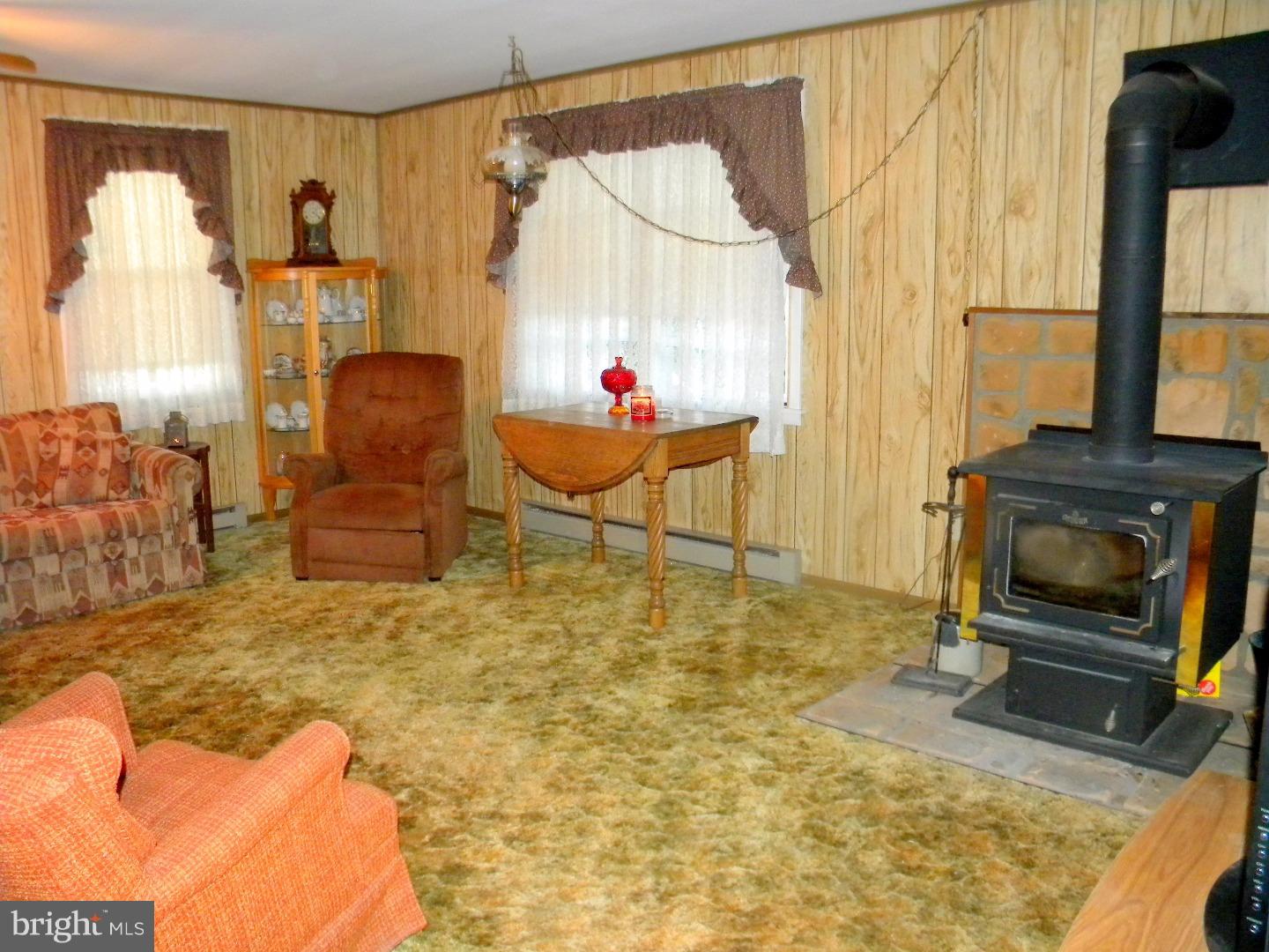 45 Ballek Road Riegelsville, PA 18077 - Photo 8 of 25 Family Room