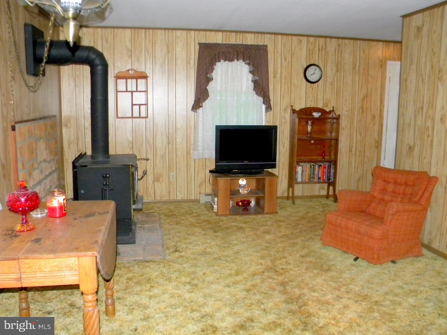 45 Ballek Road Riegelsville, PA 18077 - Photo 9 of 25 Family Room