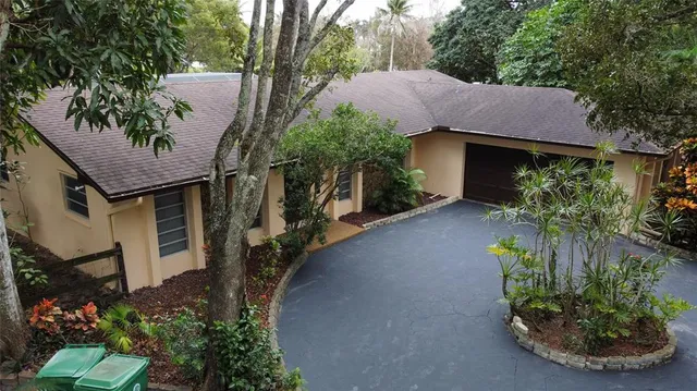 $1,250,000 | 10800 Southwest 40th Court, Davie, FL 33328